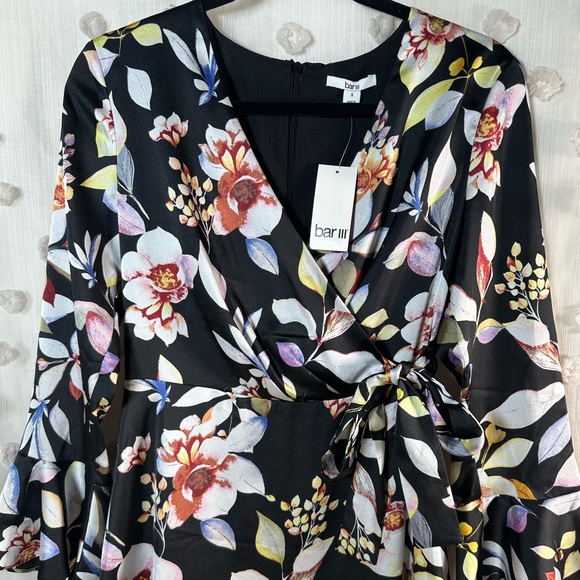 NWT Bar III Women’s Midnight Bloom Floral Dress Size Small - Picture 2 of 11